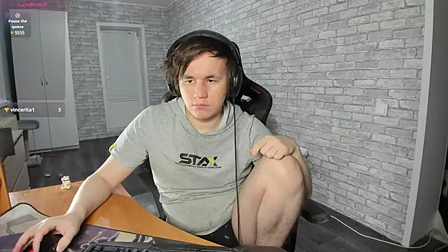 iliaskrislove online show from February 19, 4:44 pm