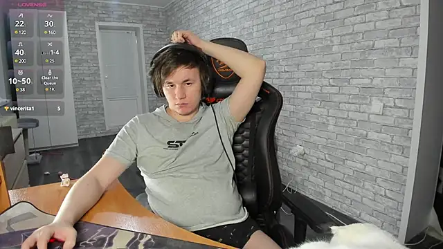 iliaskrislove online show from February 19, 7:48 pm