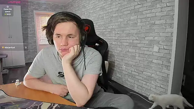 iliaskrislove online show from February 21, 2:48 pm