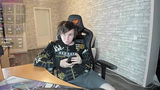 iliaskrislove online show from March 8, 7:31 pm