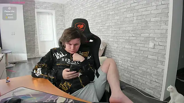 iliaskrislove online show from March 15, 7:09 am