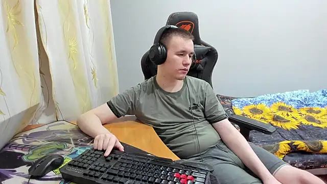 iliaskrislove online show from October 22, 10:20 pm