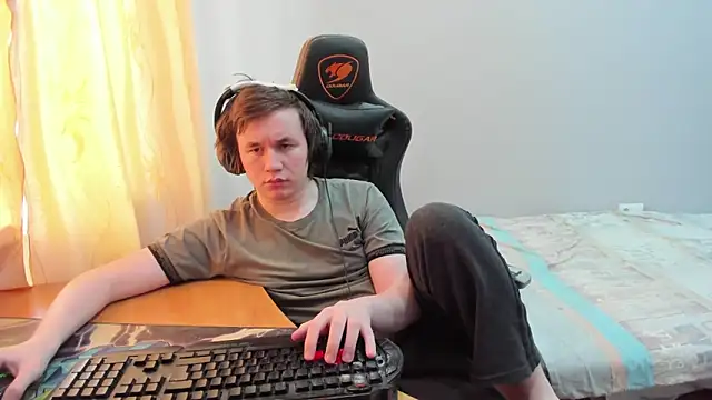 iliaskrislove online show from March 6, 7:27 am