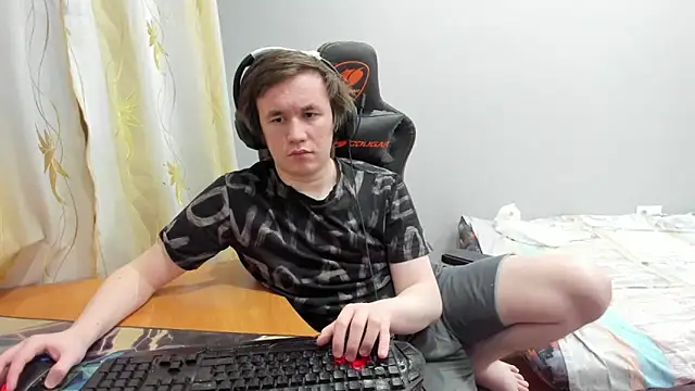 iliaskrislove online show from March 14, 7:30 pm