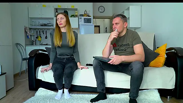 littlesweettifany online show from October 27, 10:30 am