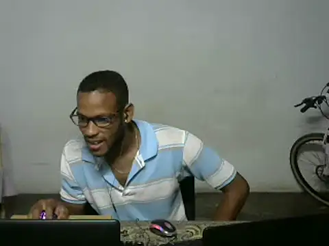 Snapshot of michel_sc chatting on November 4, 9:52 am michel sc online show from November 4, 9:52 am