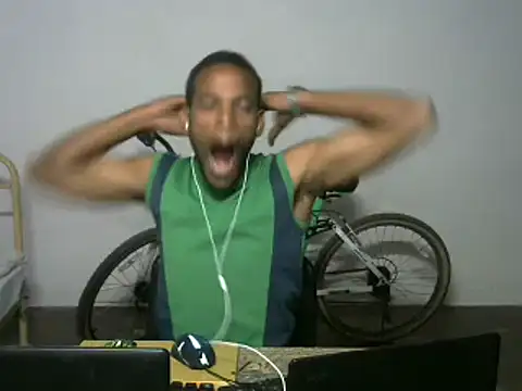 Snapshot of michel_sc chatting on February 21, 8:59 am michel sc online show from February 21, 8:59 am