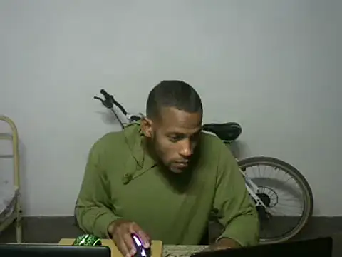 Snapshot of michel_sc chatting on February 24, 7:06 am michel sc online show from February 24, 7:06 am