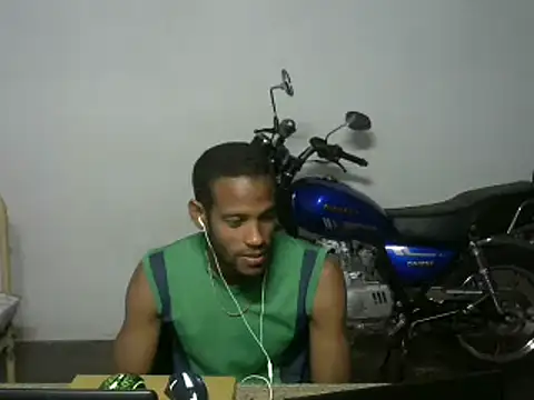 Snapshot of michel_sc chatting on March 27, 5:02 am michel sc online show from March 27, 5:02 am