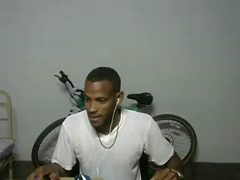 Snapshot of michel_sc chatting on March 31, 5:19 am michel sc online show from March 31, 5:19 am