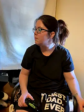 Snapshot of FreakNastyLacie chatting on November 6, 3:57 pm FreakNastyLacie online show from November 6, 3:57 pm