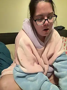 Snapshot of FreakNastyLacie chatting on December 2, 2:06 am FreakNastyLacie online show from December 2, 2:06 am