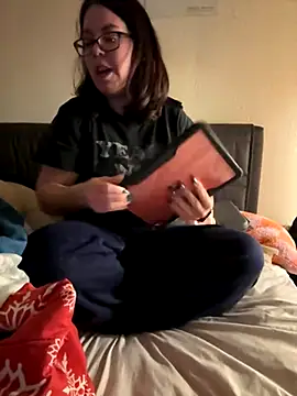 Snapshot of FreakNastyLacie chatting on December 4, 4:00 am FreakNastyLacie online show from December 4, 4:00 am