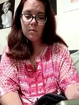 Snapshot of FreakNastyLacie chatting on June 29, 12:17 am FreakNastyLacie online show from June 29, 12:17 am