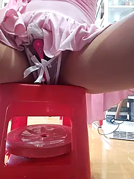 Yummy Girl0 online show from March 4, 8:24 am