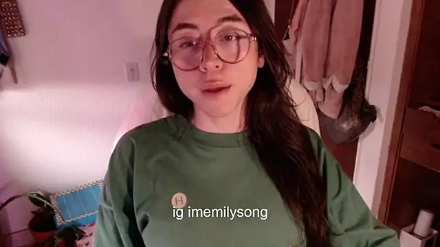 emily pearl  online show from December 2, 10:05 pm