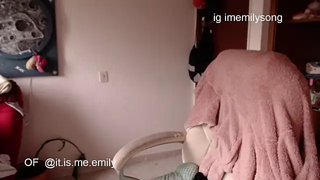 emily pearl  online show from February 7, 8:12 pm