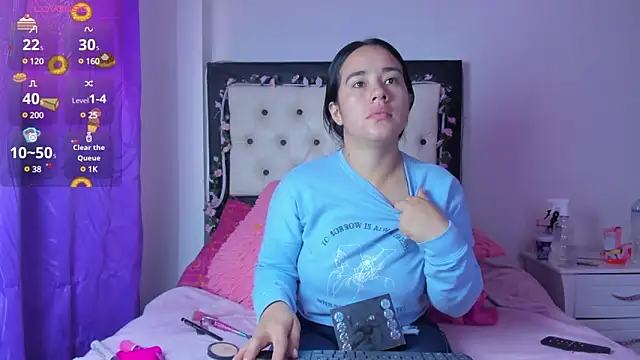 Veeronica Smith online show from February 14, 1:29 pm