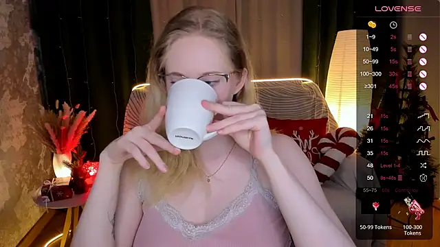 Aemilia  online show from December 5, 8:45 am