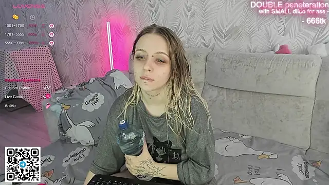 Snapshot of Alice_Halle chatting on February 22, 2:24 am Alice Halle online show from February 22, 2:24 am