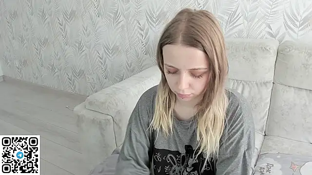 Alice Halle online show from June 3, 7:00 am