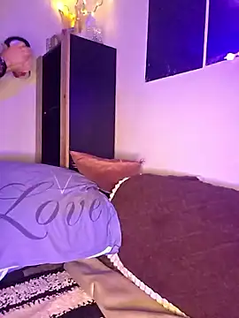 Snapshot of SpicyVicky chatting on March 5, 5:36 am SpicyVicky online show from March 5, 5:36 am