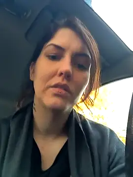 Snapshot of Linalicious chatting on November 5, 3:12 pm Linalicious online show from November 5, 3:12 pm