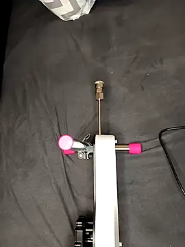 Snapshot of Linalicious chatting on November 20, 8:25 am Linalicious online show from November 20, 8:25 am