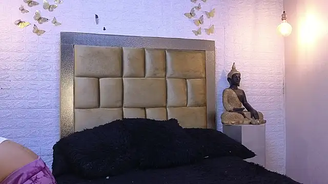 ximenawilliamss online show from October 23, 8:18 pm