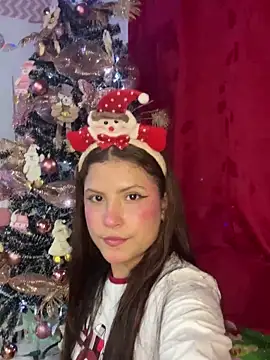 Snapshot of antonelaswete02 chatting on December 25, 12:37 am antonelaswete02 online show from December 25, 12:37 am