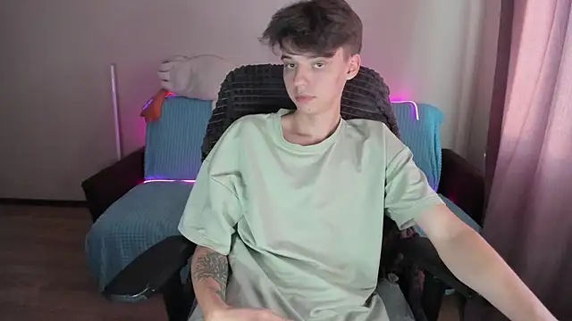 Liam sexy1 online show from September 25, 2:54 pm