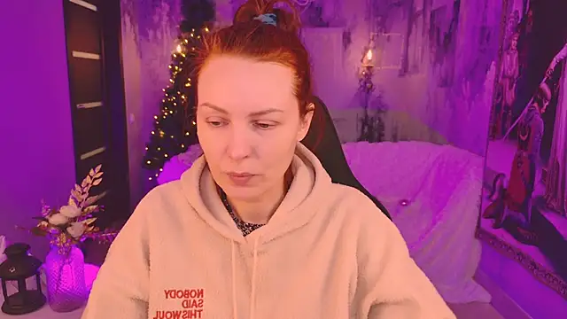 Snapshot of VandaRossi chatting on December 15, 9:24 am VandaRossi online show from December 15, 9:24 am