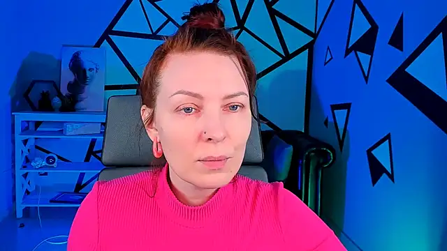 Snapshot of VandaRossi chatting on December 19, 9:38 am VandaRossi online show from December 19, 9:38 am