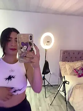 Snapshot of samantha_evans2 chatting on February 11, 4:01 am samantha evans2 online show from February 11, 4:01 am