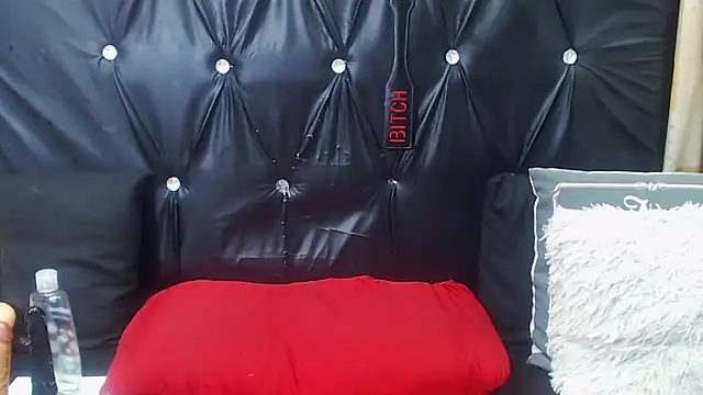 spicydiver38 online show from November 23, 7:24 pm