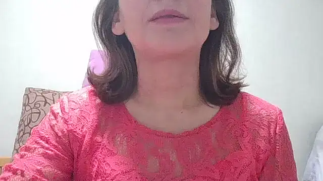 Snapshot of HollyJewel chatting on December 19, 1:40 pm HollyJewel online show from December 19, 1:40 pm