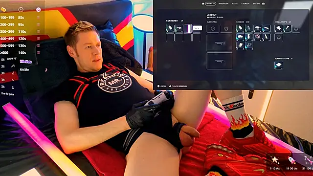 Snapshot of Fuc71 chatting on February 12, 4:13 pm Fuc71 online show from February 12, 4:13 pm