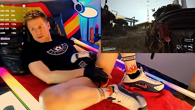 Snapshot of Fuc71 chatting on March 5, 7:21 pm Fuc71 online show from March 5, 7:21 pm