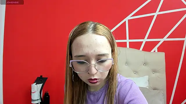 Liaroberts1 online show from December 27, 12:12 pm