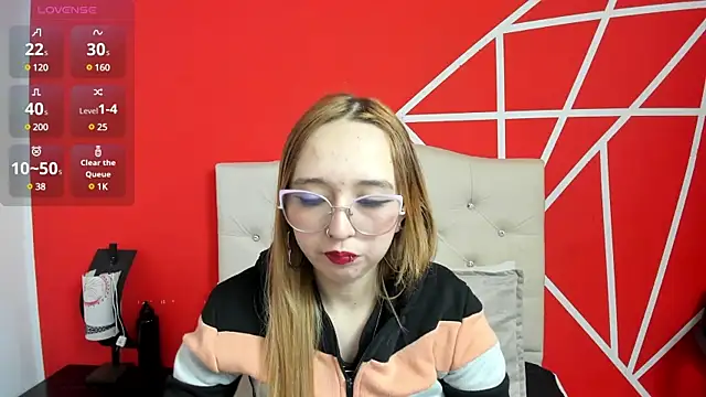 Liaroberts1 online show from January 15, 12:04 pm