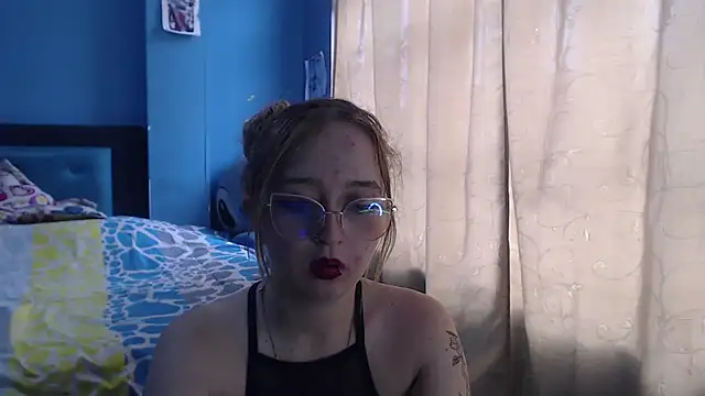 Liaroberts1 online show from January 28, 3:46 pm