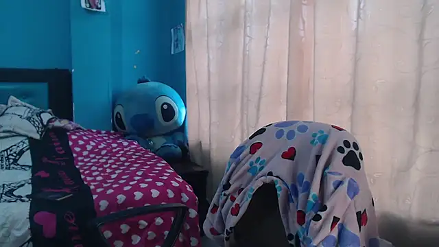 Liaroberts1 online show from February 11, 12:05 pm