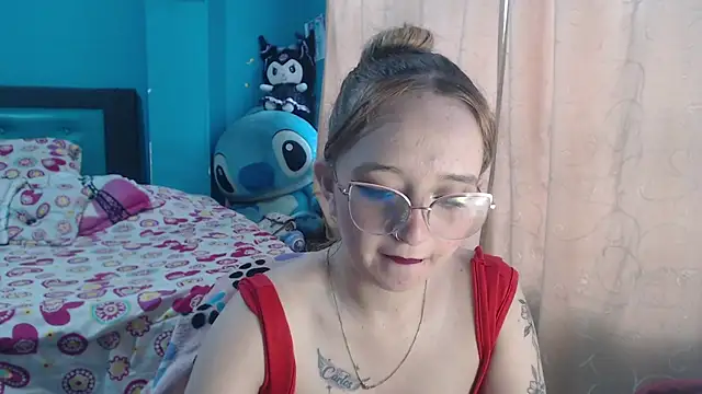 Liaroberts1 online show from February 26, 11:52 am