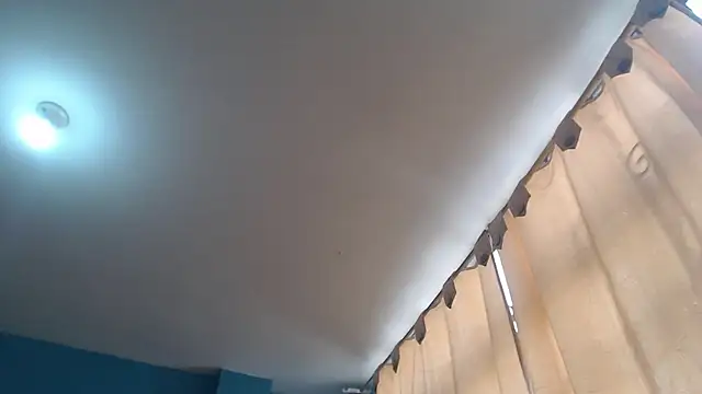 Liaroberts1 online show from February 26, 2:57 pm