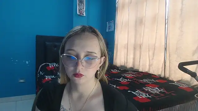 Liaroberts1 online show from November 24, 12:16 pm