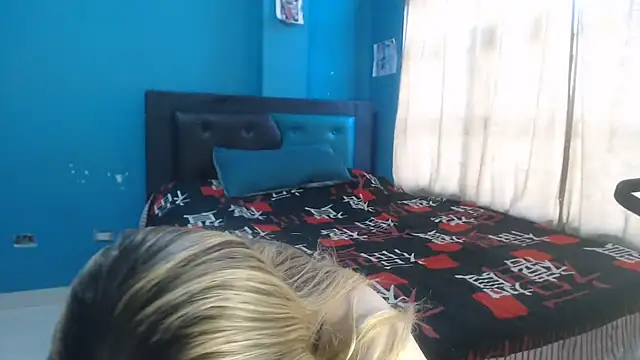 Liaroberts1 online show from November 25, 12:16 pm