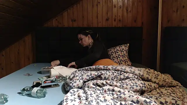 BoeseMoni1998 online show from March 9, 8:42 pm