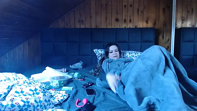 BoeseMoni1998 online show from March 18, 3:10 pm