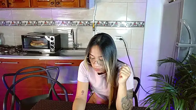 Jules n Gia online show from January 19, 2:06 pm