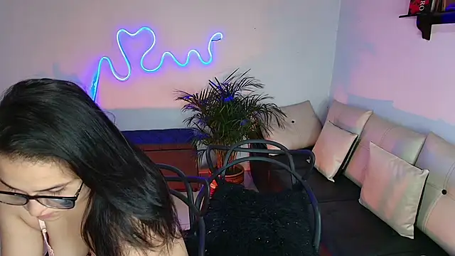 Jules n Gia online show from February 2, 7:57 pm